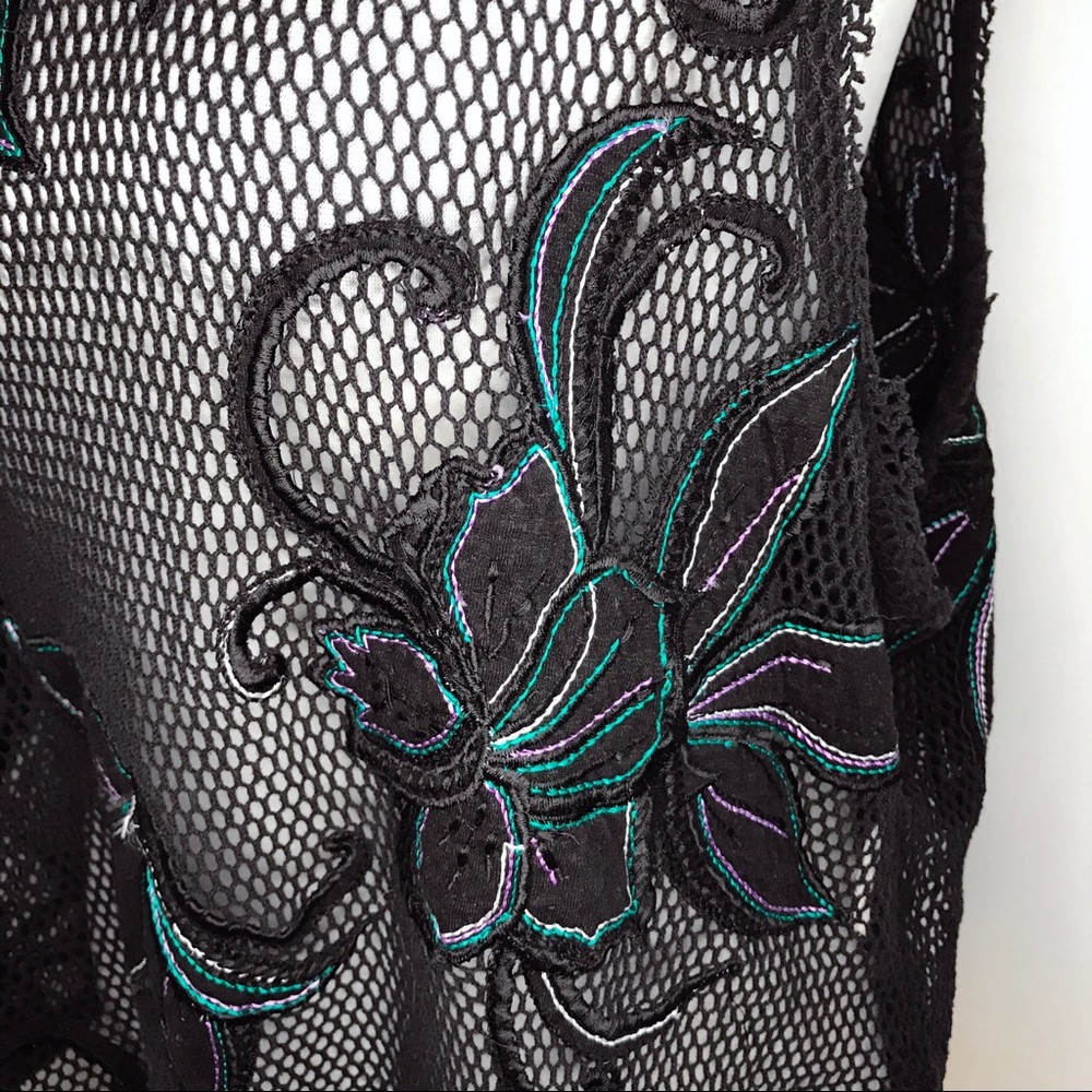 ❌SOLD❌ FREE PEOPLE Embroidered Appliqué  Top - Picture 6 of 8
